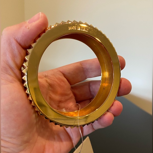 NWT Authentic Luxury Minimalist RARE Burberry gold plated spiked bangle/bracelet - Picture 16 of 17